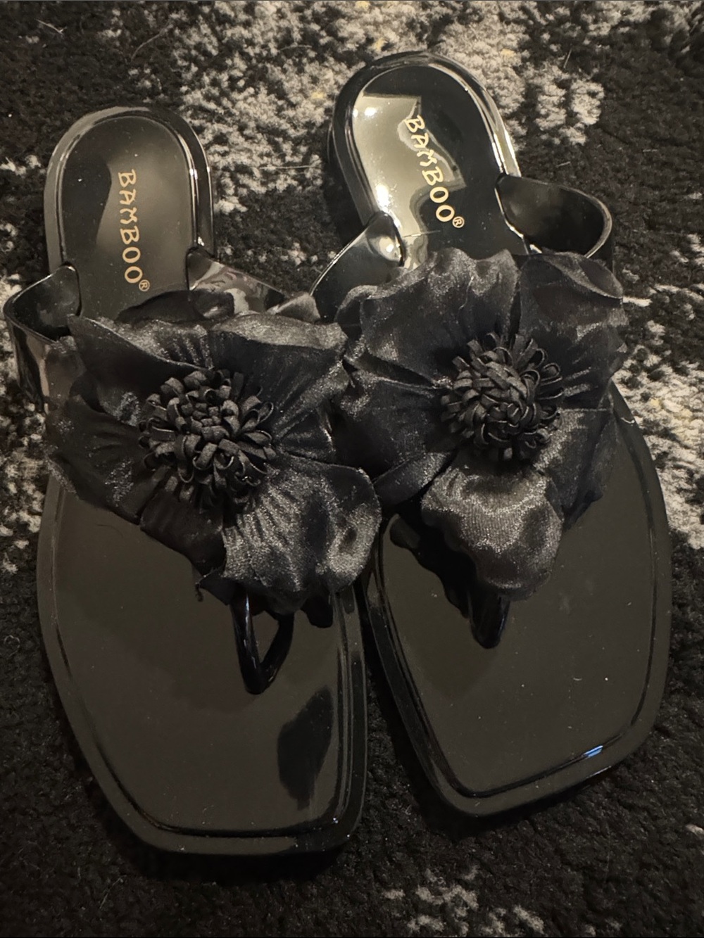 3D Marigold Flower Thong Flip Flops NEW 🏷️